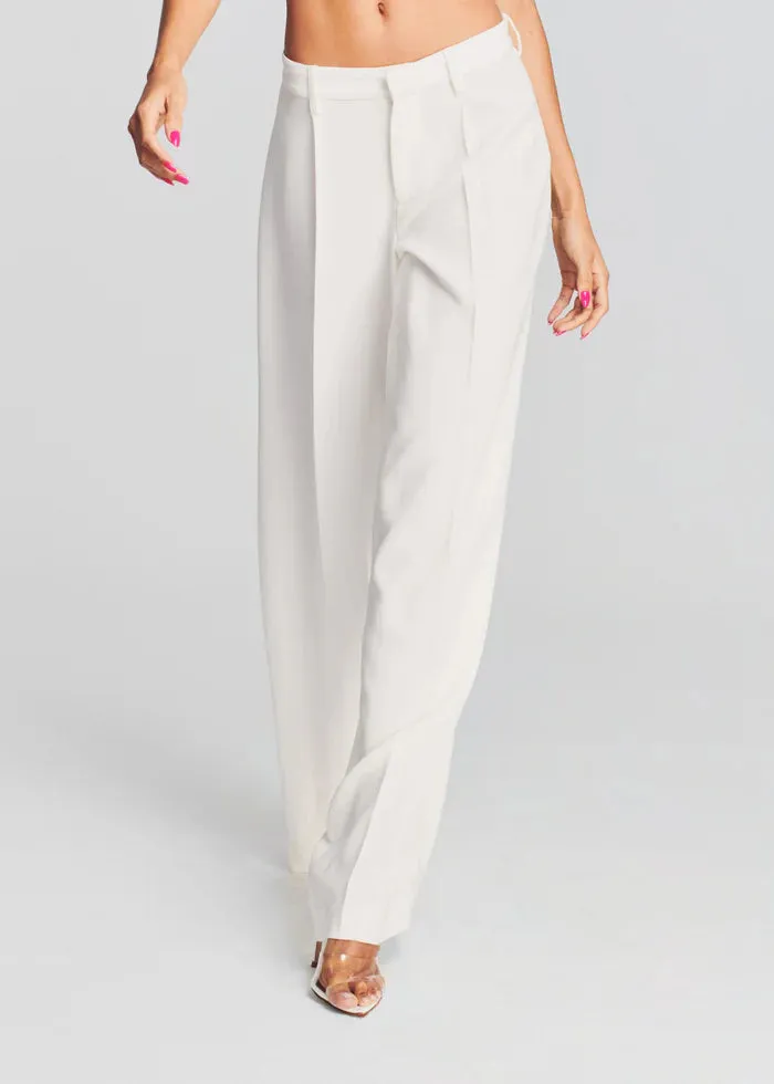 Antonia Pant | White