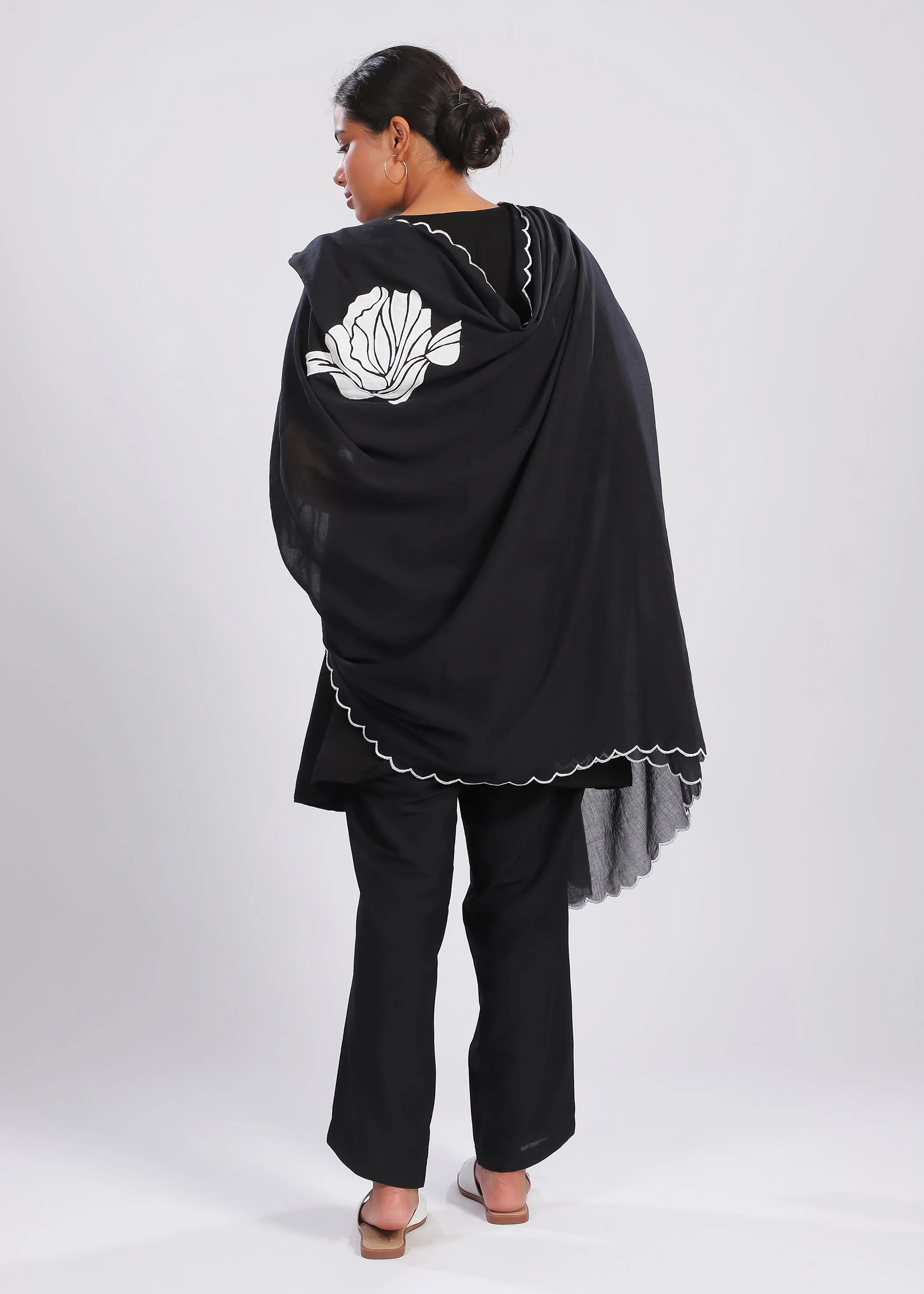 Black Bold Abstract Three Floral Dupatta