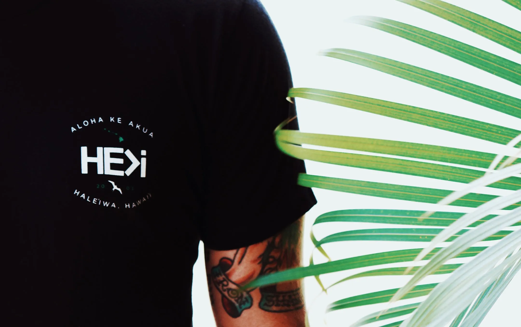 GARAGE TEE IN BLACK