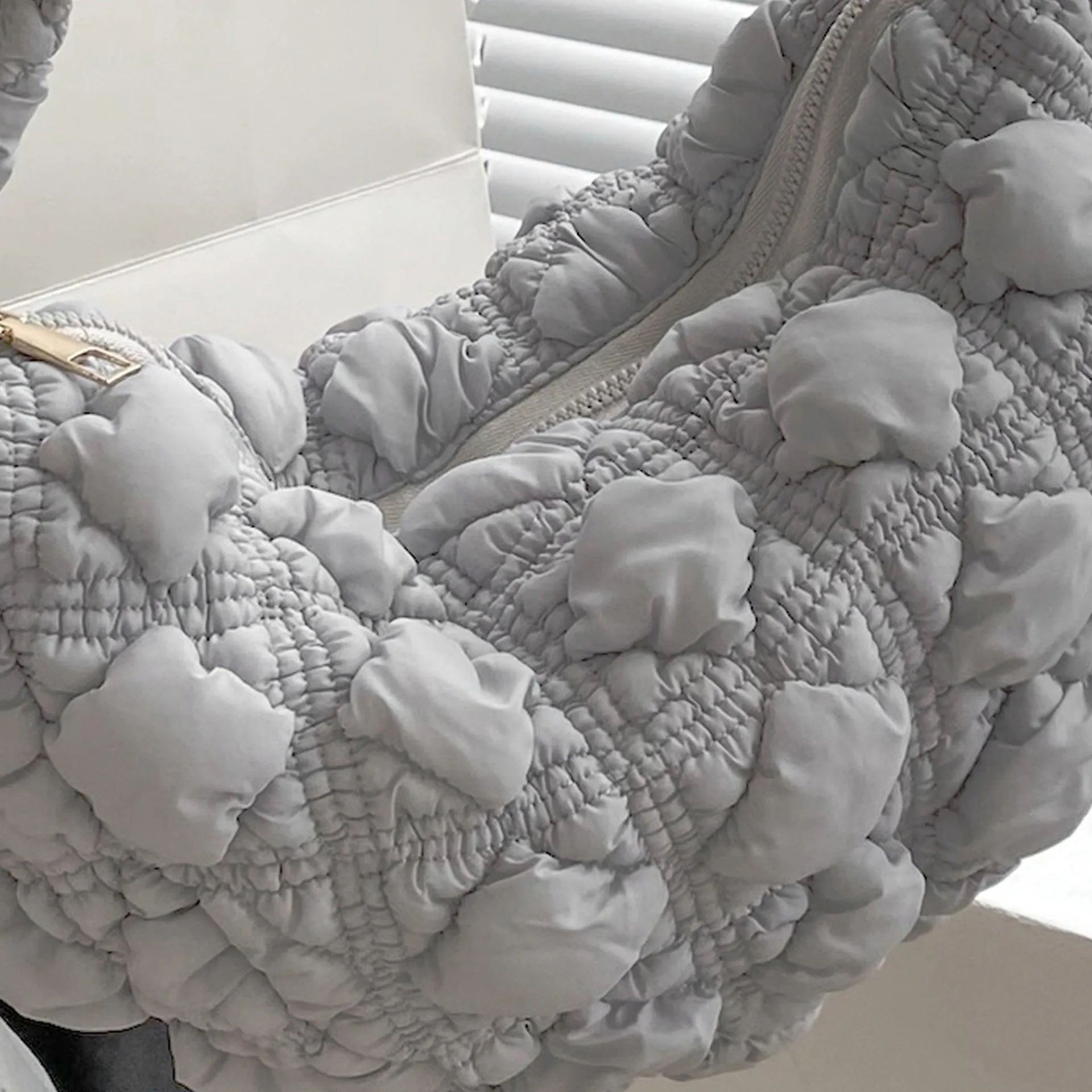 Ladies Lightweight Puffer Cloud Handbag SKAB020