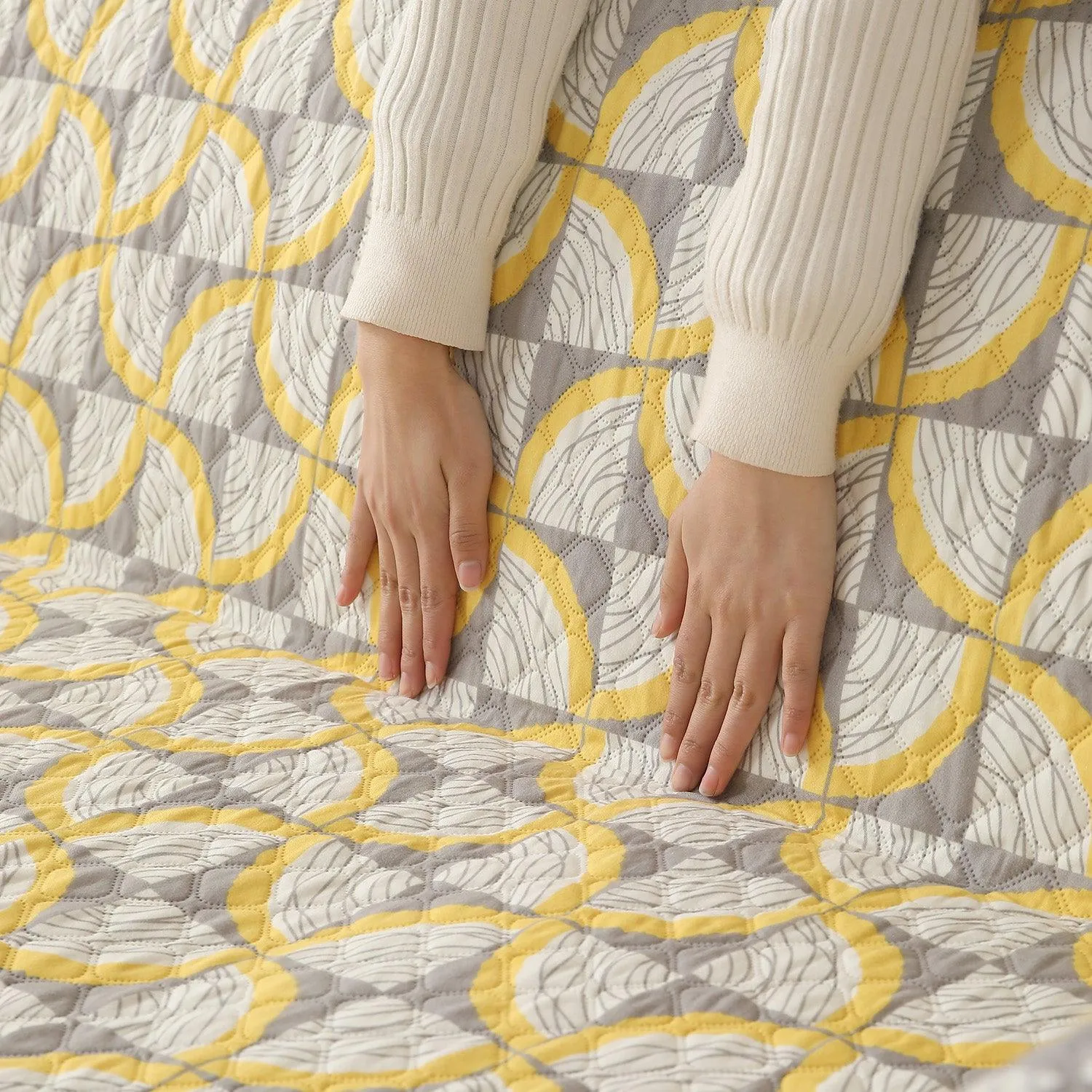 Quilted Printed Polyester Sofa Cover Mat for 1/2/3 Seater Sofa with Side Pockets, Pet Friendly, Windmill Cyber Yellow
