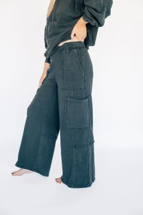 Vibing Oversized Utility Sweatpants - Black