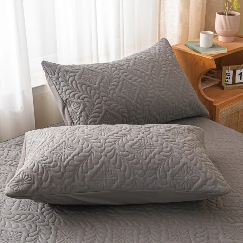 Waterproof Quilted Pillowcase - Solid Color