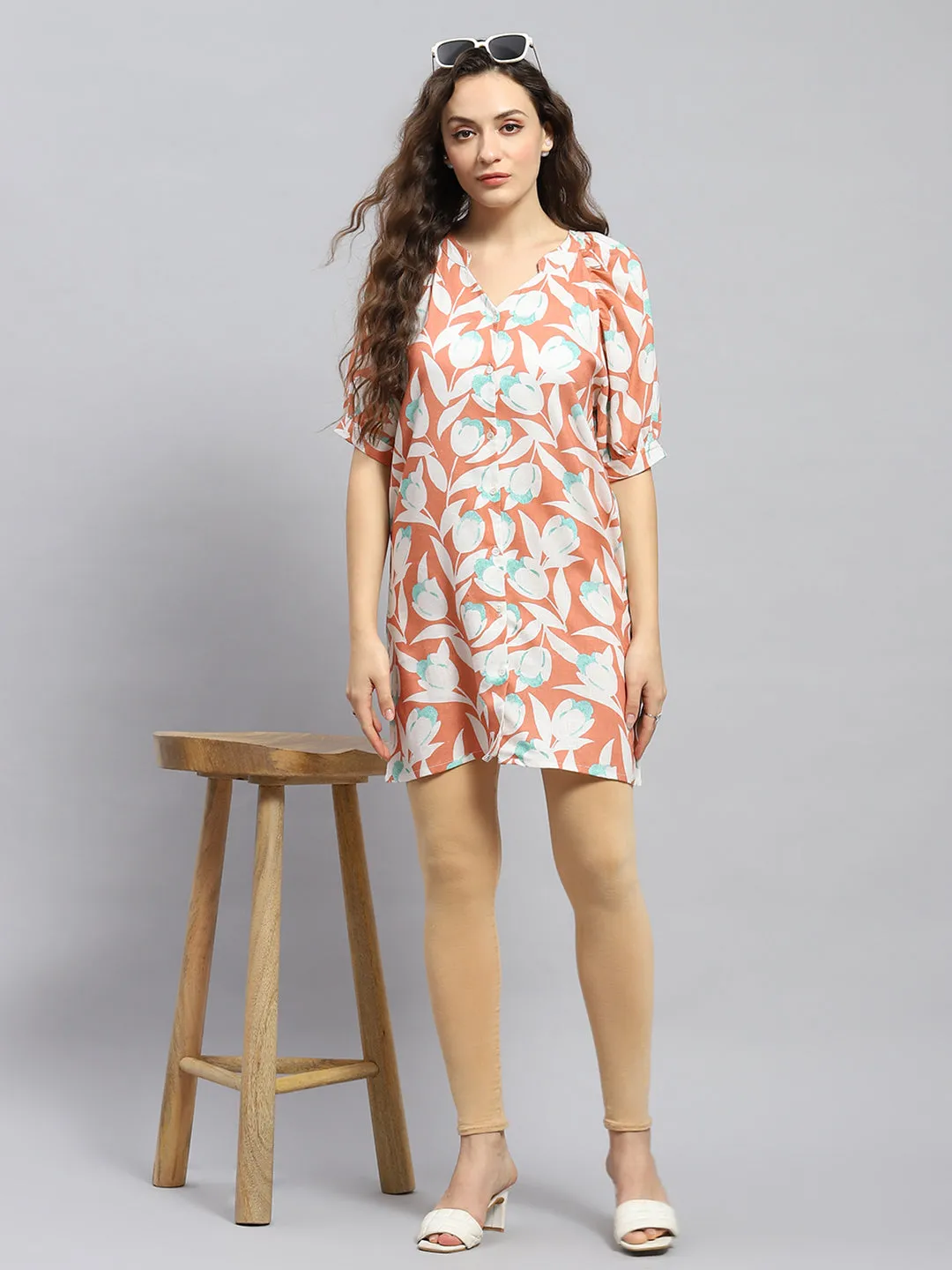Women Peach Printed Mandarin Collar 3/4 Sleeve Tunic