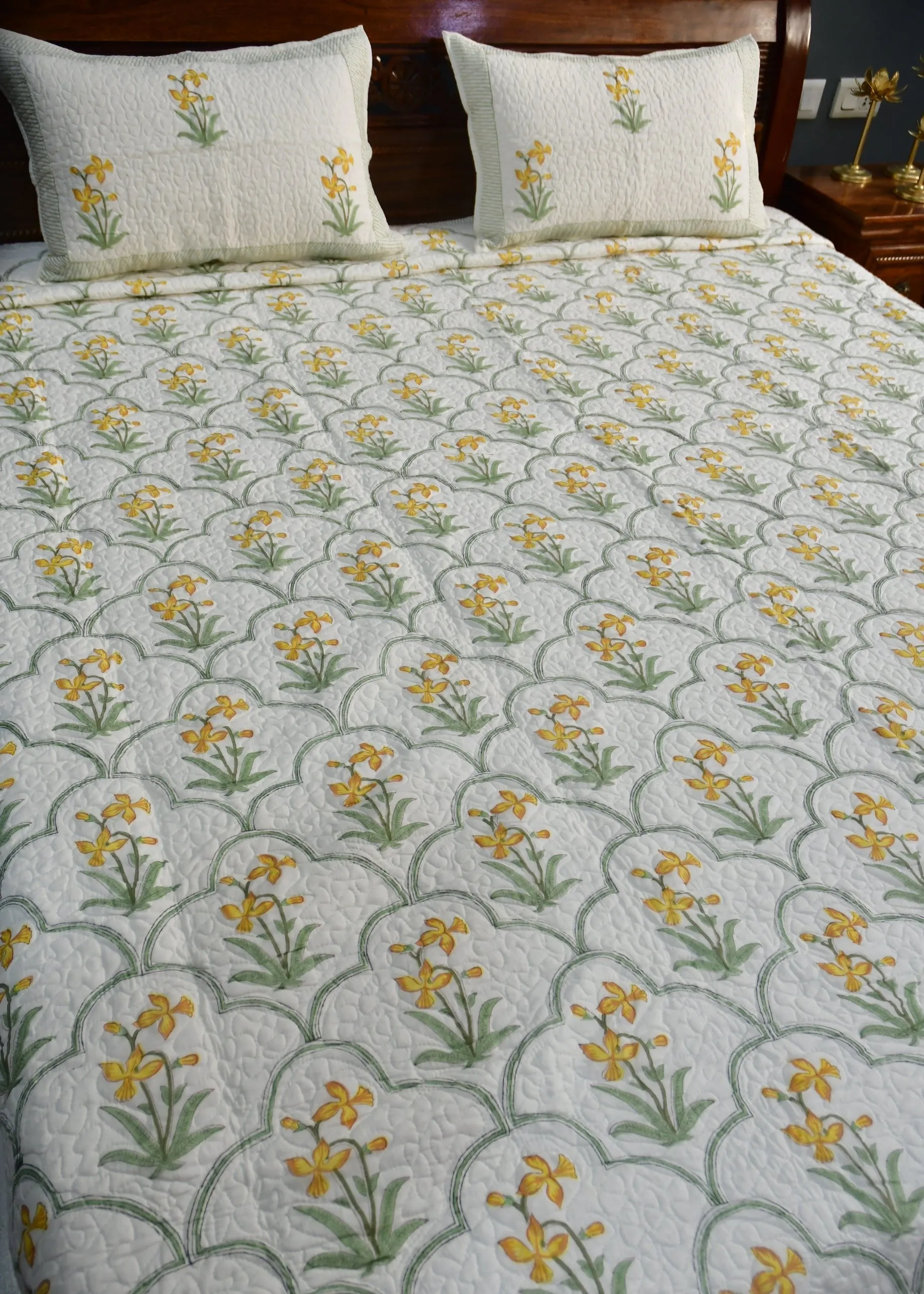 Yellow Jaal Bedcover : Timeless Design & Year-Round Comfort